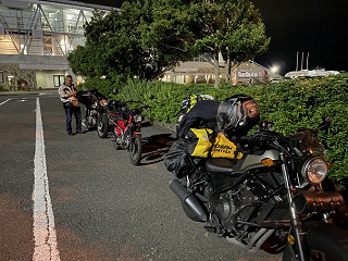 出港前のバイク